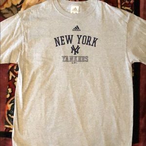 Adidas New York Yankees shirt